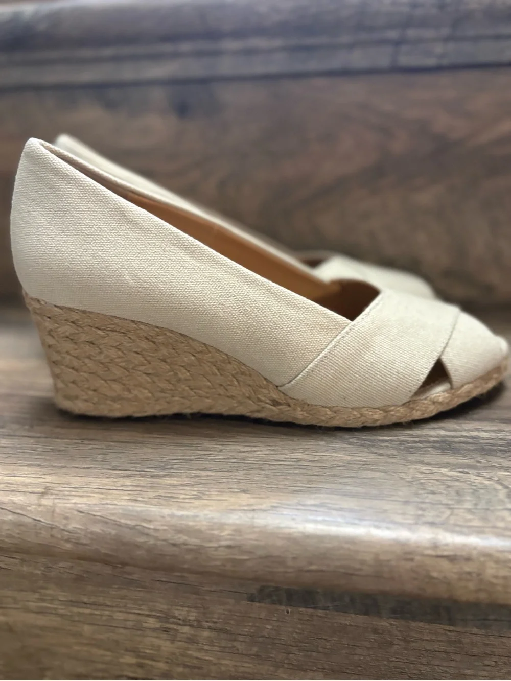 Adrienne Vittadini beige canvas